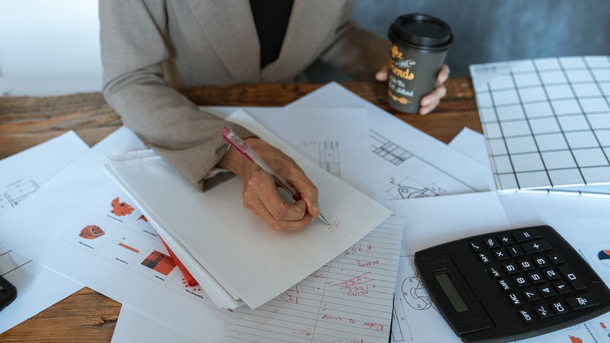 Schéma du calcul des charges fixes mensuelles pour dimensionner un fonds de sécurité en agence d'architecture