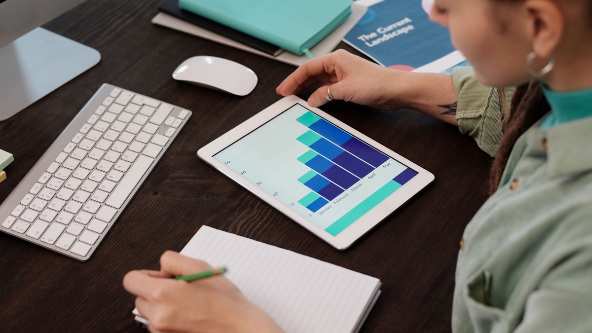 Graphiques sur tablette pour suivre les indicateurs de la méthode FOCUS architecte